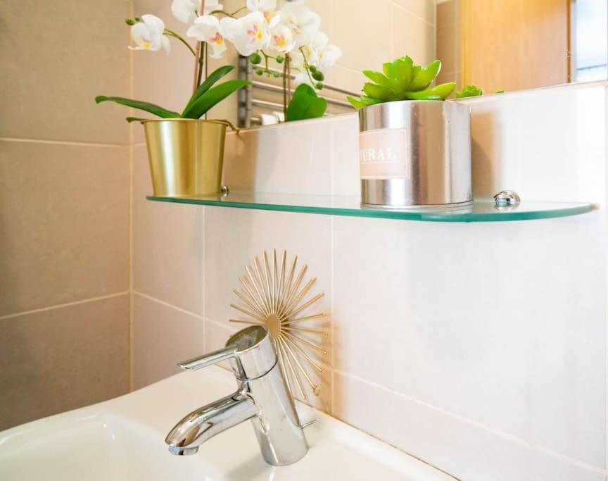 Free Parking! Soho 304, 4 Ppl, Ac, Fast Wifi, Smart Tv Budapesta
